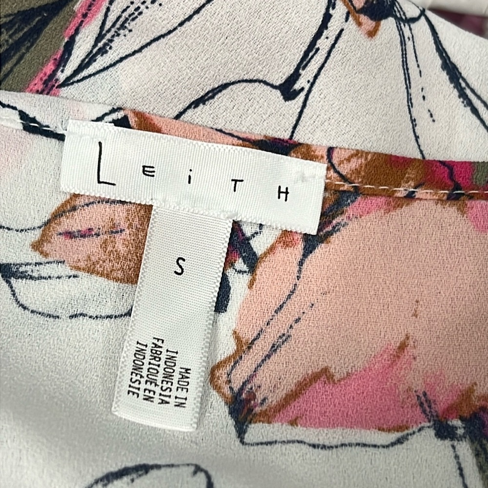 Leith Floral Print Short Sleeve Button Down Blouse Shirt Size Small - Picture 9 of 10